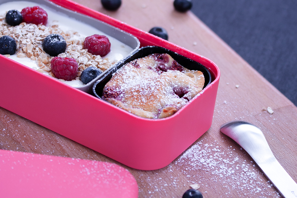 Mini Red Cakes: raspberry/vanilla