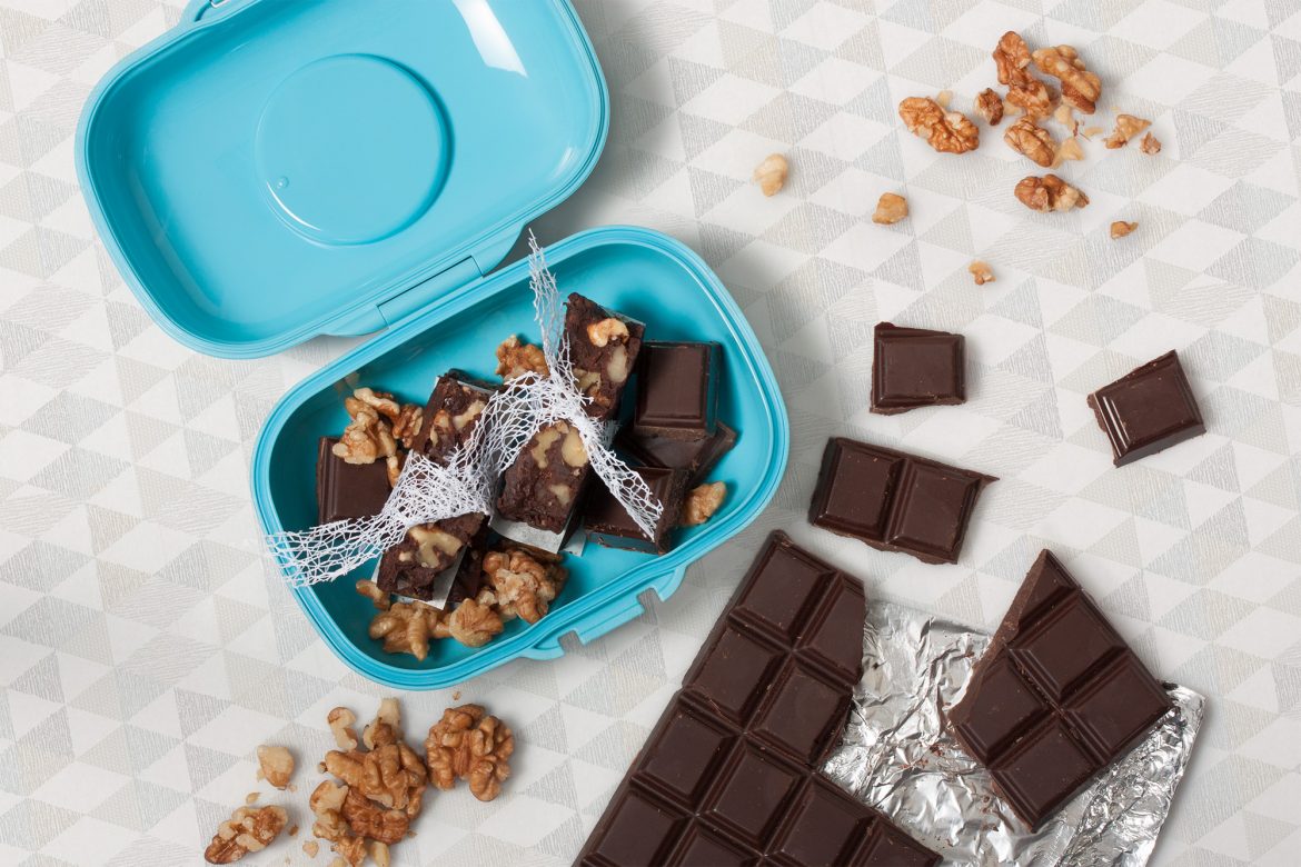 Chocolate and walnuts bars