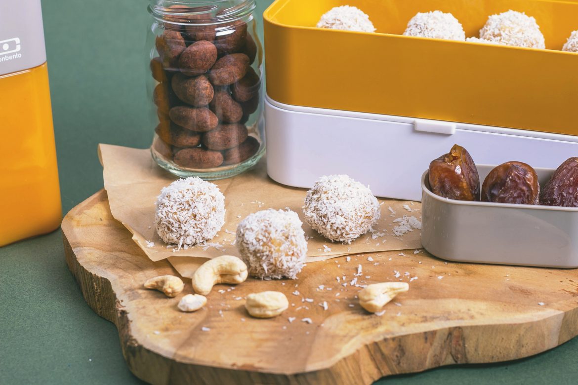 Energy balls roasted cashews and dates